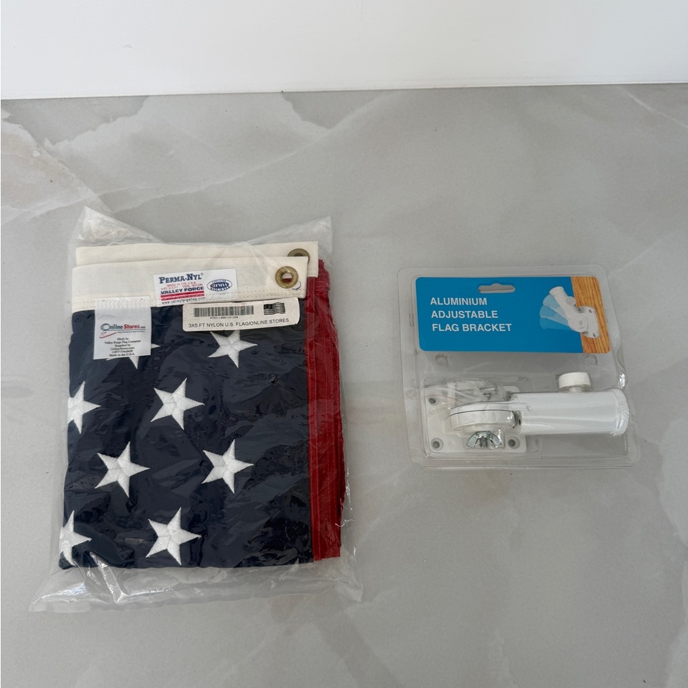 NEW In Package Valley Forge Perma-Nyl American Flag & Adj Aluminum Flag Bracket